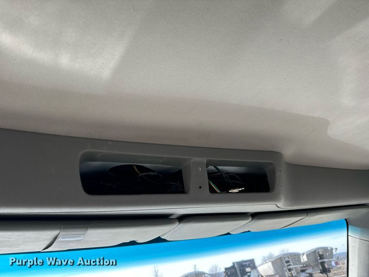 image for item EN5085 2021 Peterbilt semi truck