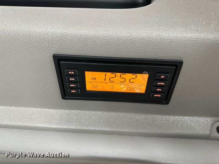 image for item EN5085 2021 Peterbilt semi truck