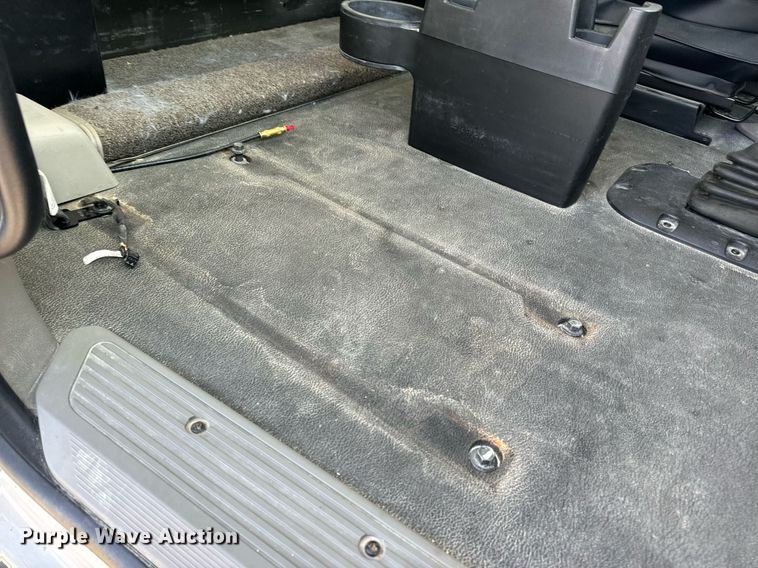 image for item EN5085 2021 Peterbilt semi truck