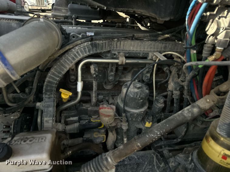 image for item EN5085 2021 Peterbilt semi truck