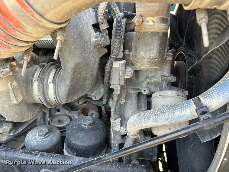 image for item EN5085 2021 Peterbilt semi truck