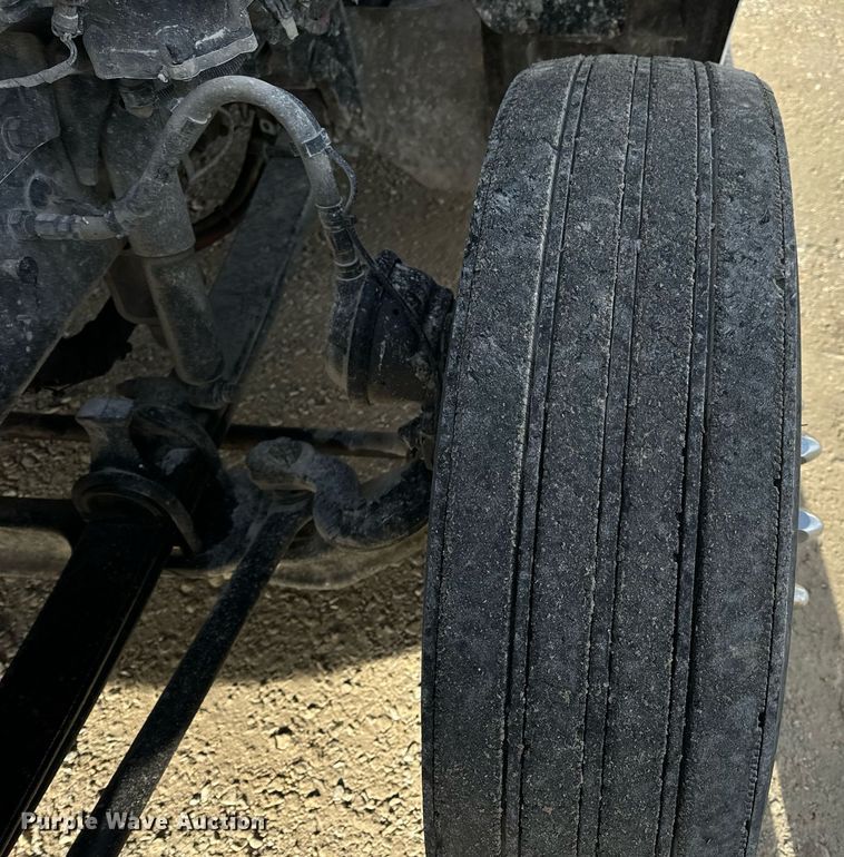 image for item EN5085 2021 Peterbilt semi truck