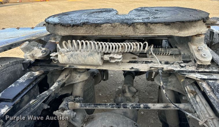 image for item EN5086 2022 Peterbilt 567 semi truck