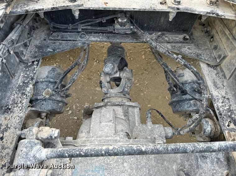 image for item EN5086 2022 Peterbilt 567 semi truck