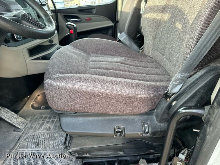 image for item EN5086 2022 Peterbilt 567 semi truck