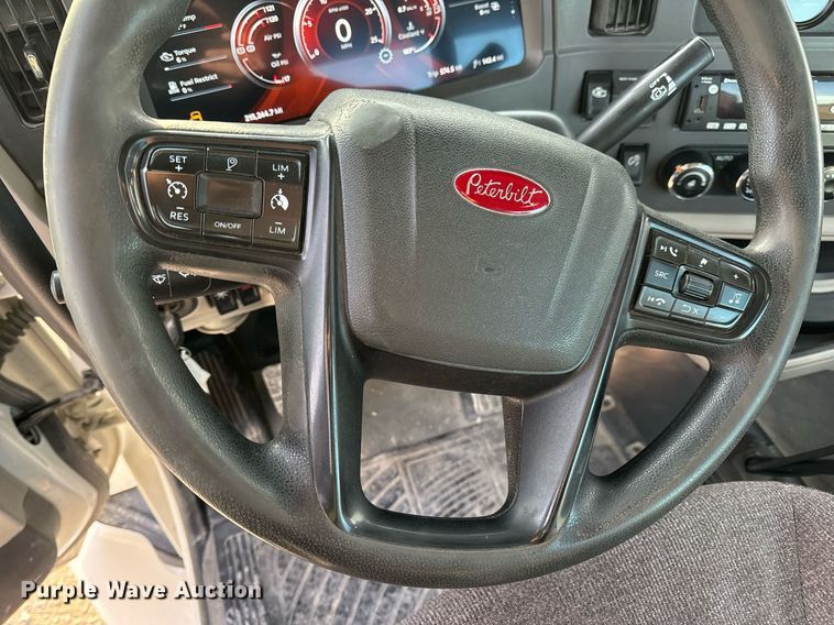 image for item EN5086 2022 Peterbilt 567 semi truck