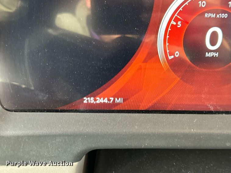 image for item EN5086 2022 Peterbilt 567 semi truck