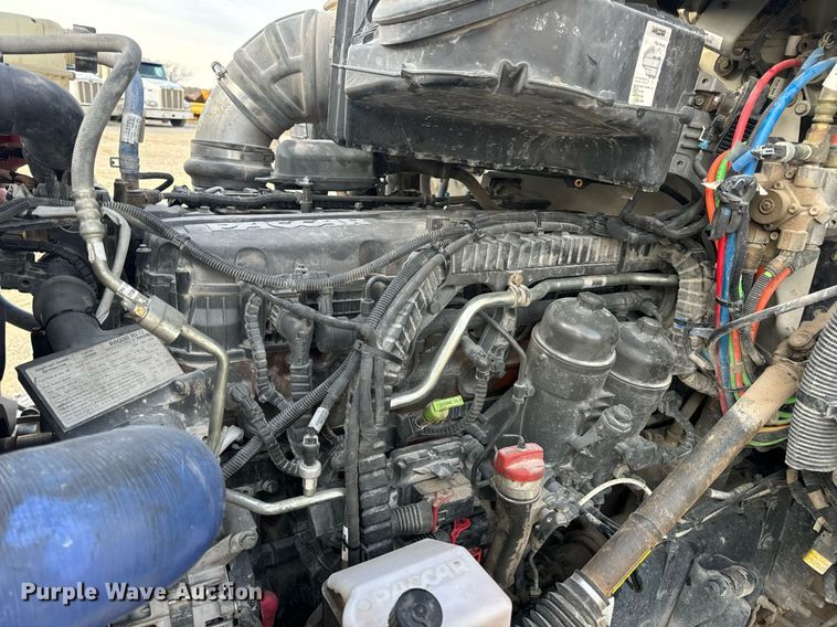 image for item EN5086 2022 Peterbilt 567 semi truck