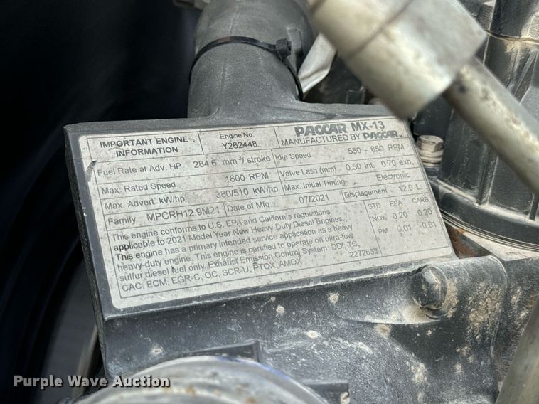 image for item EN5086 2022 Peterbilt 567 semi truck