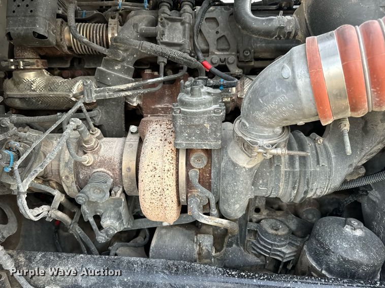 image for item EN5086 2022 Peterbilt 567 semi truck