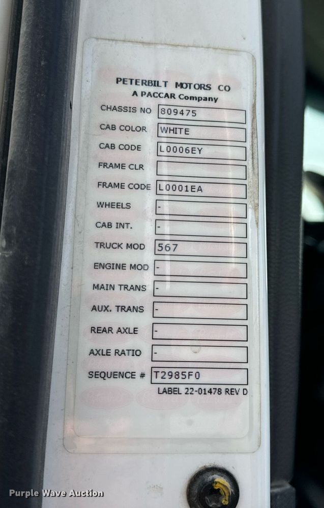 image for item EN5086 2022 Peterbilt 567 semi truck