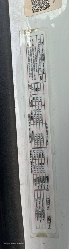 image for item EN5086 2022 Peterbilt 567 semi truck