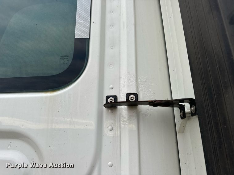 image for item EN5093 2012 Freightliner Cascadia 113 semi truck