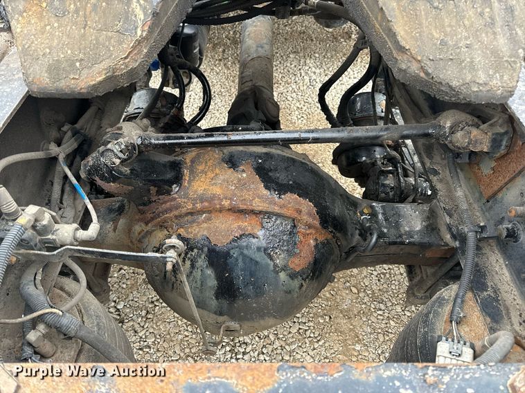 image for item EN5093 2012 Freightliner Cascadia 113 semi truck