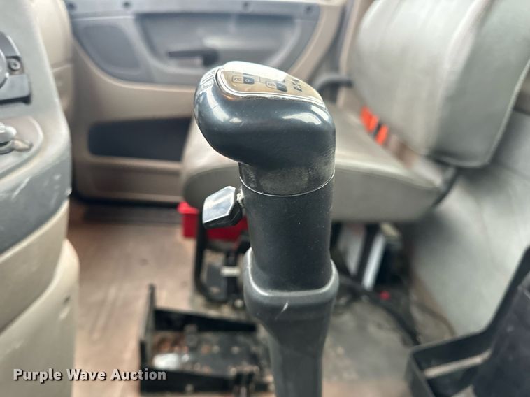 image for item EN5093 2012 Freightliner Cascadia 113 semi truck