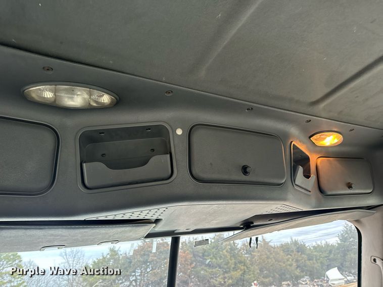 image for item EN5093 2012 Freightliner Cascadia 113 semi truck