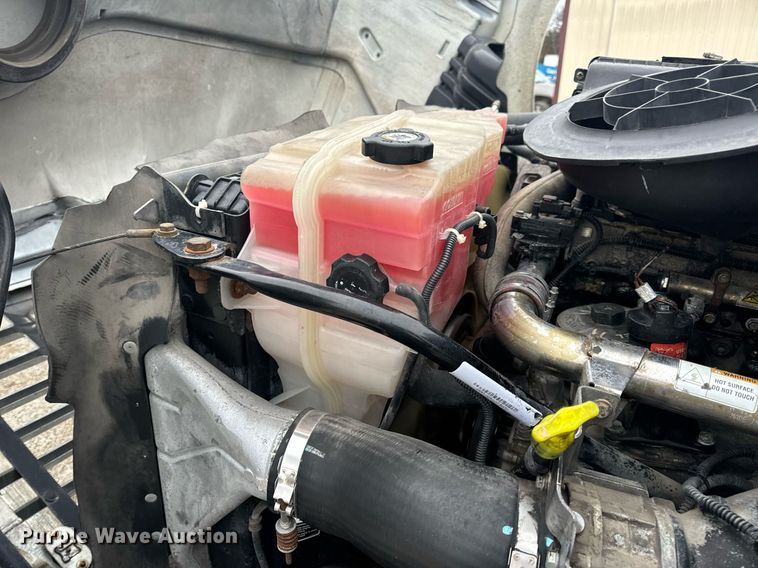 image for item EN5093 2012 Freightliner Cascadia 113 semi truck