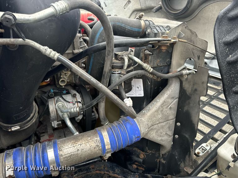 image for item EN5093 2012 Freightliner Cascadia 113 semi truck