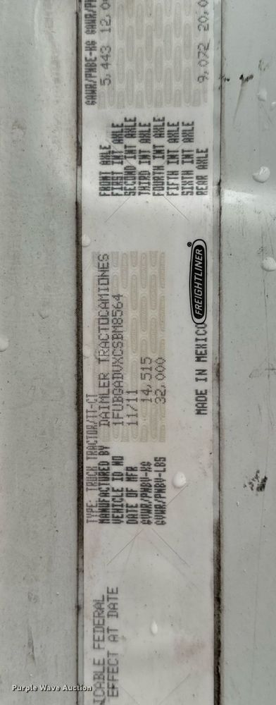 image for item EN5093 2012 Freightliner Cascadia 113 semi truck