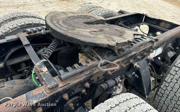 image for item EN5097 2009 Freightliner Columbia semi truck