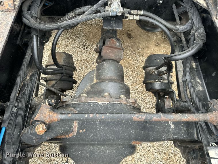 image for item EN5097 2009 Freightliner Columbia semi truck