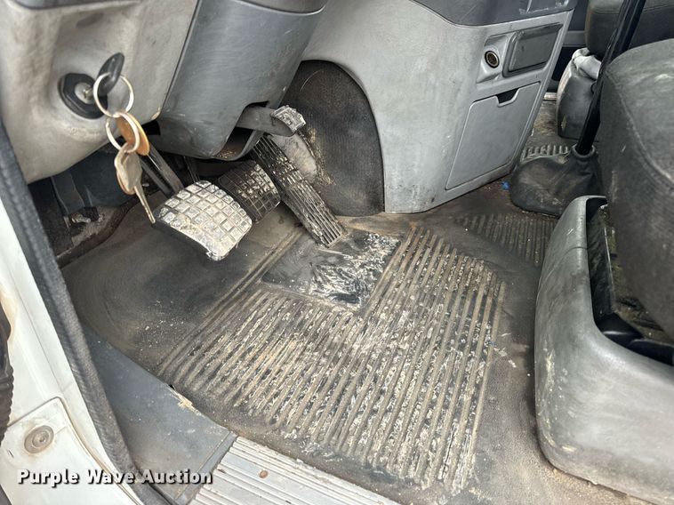 image for item EN5097 2009 Freightliner Columbia semi truck