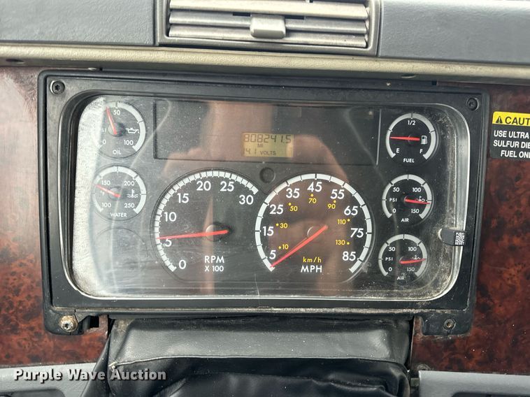 image for item EN5097 2009 Freightliner Columbia semi truck