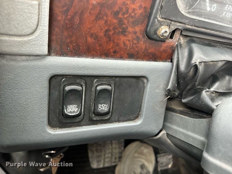 image for item EN5097 2009 Freightliner Columbia semi truck