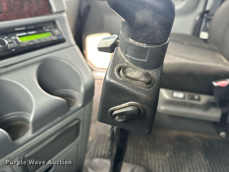 image for item EN5097 2009 Freightliner Columbia semi truck