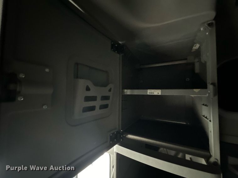 image for item EN5097 2009 Freightliner Columbia semi truck