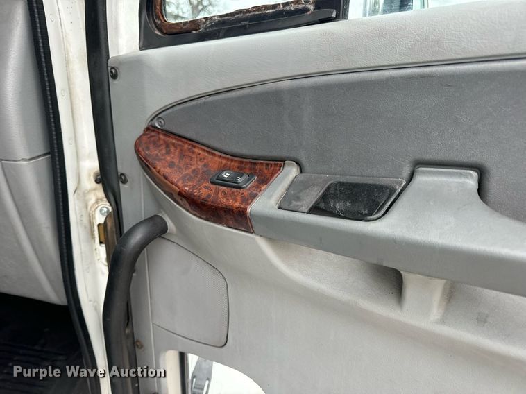 image for item EN5097 2009 Freightliner Columbia semi truck