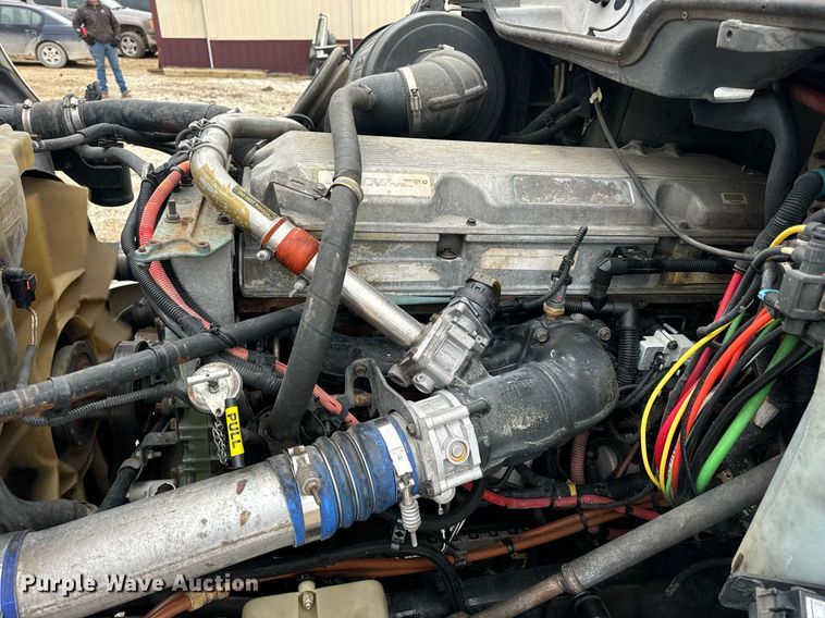 image for item EN5097 2009 Freightliner Columbia semi truck