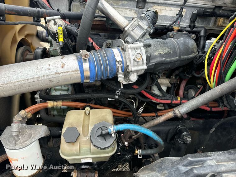 image for item EN5097 2009 Freightliner Columbia semi truck