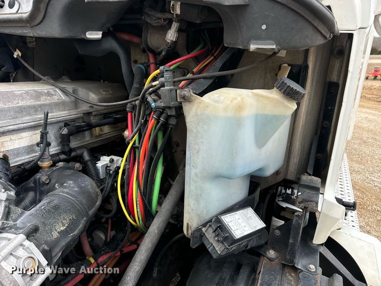 image for item EN5097 2009 Freightliner Columbia semi truck