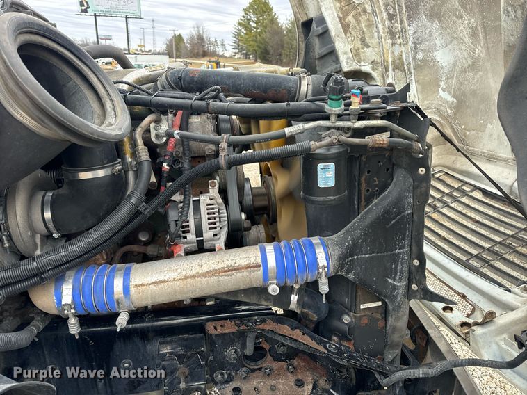 image for item EN5097 2009 Freightliner Columbia semi truck