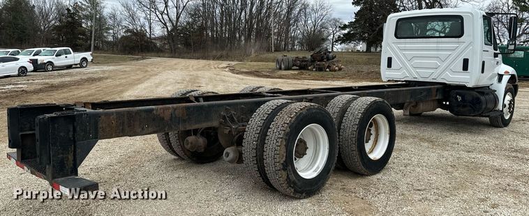 image for item EN5098 2007 International 4400 truck cab and chassis