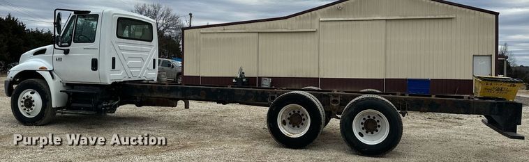 image for item EN5098 2007 International 4400 truck cab and chassis