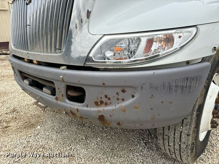 image for item EN5098 2007 International 4400 truck cab and chassis