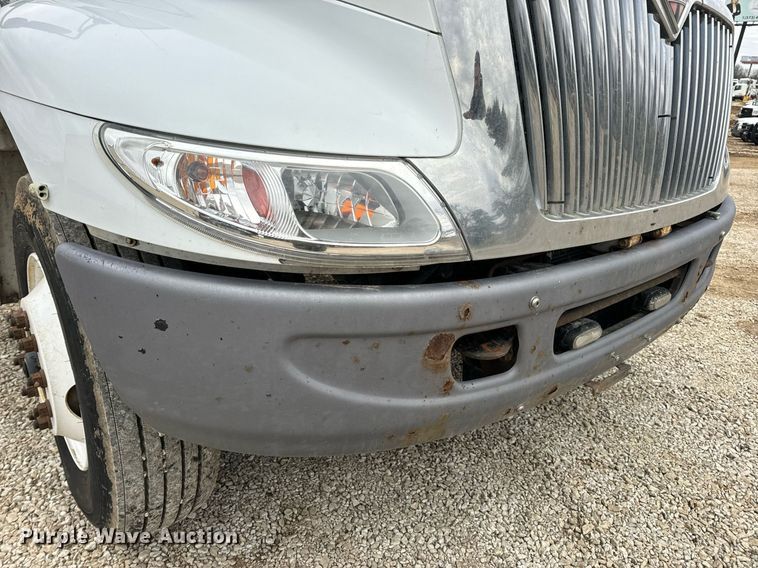 image for item EN5098 2007 International 4400 truck cab and chassis