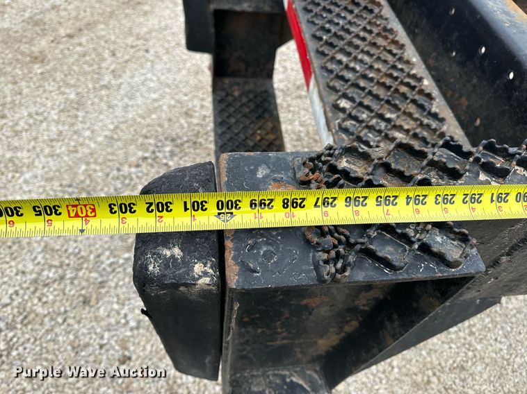 image for item EN5098 2007 International 4400 truck cab and chassis