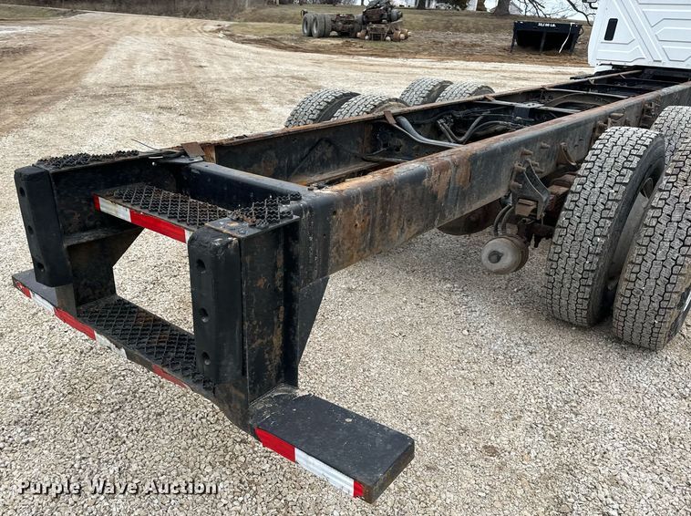 image for item EN5098 2007 International 4400 truck cab and chassis