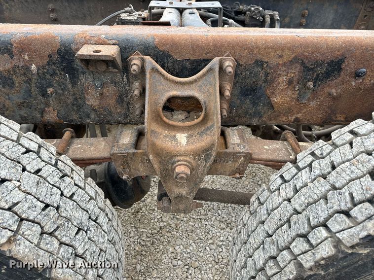 image for item EN5098 2007 International 4400 truck cab and chassis