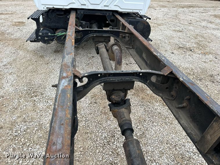 image for item EN5098 2007 International 4400 truck cab and chassis