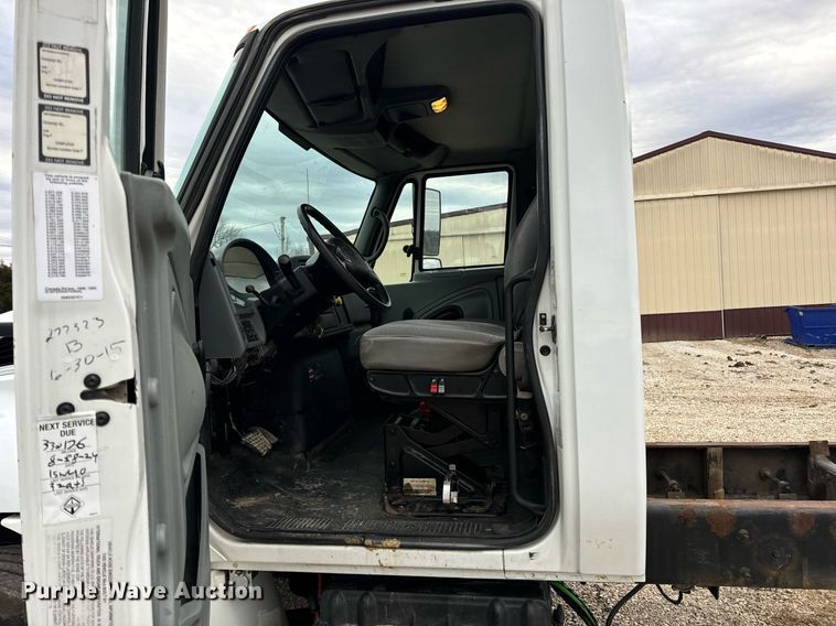 image for item EN5098 2007 International 4400 truck cab and chassis