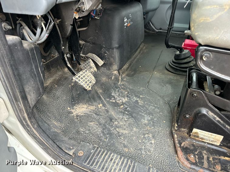 image for item EN5098 2007 International 4400 truck cab and chassis