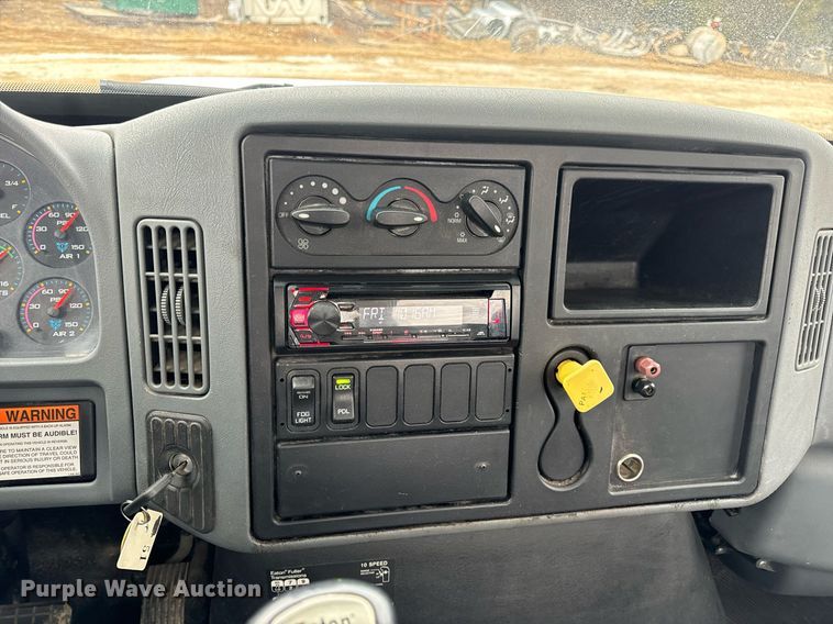 image for item EN5098 2007 International 4400 truck cab and chassis