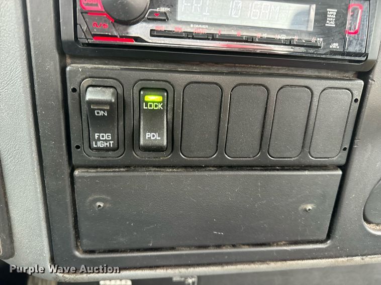 image for item EN5098 2007 International 4400 truck cab and chassis