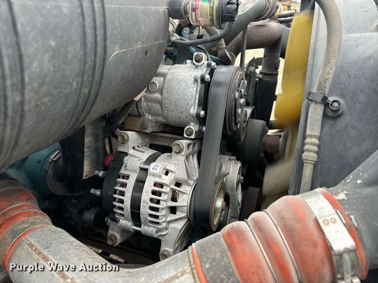 image for item EN5098 2007 International 4400 truck cab and chassis