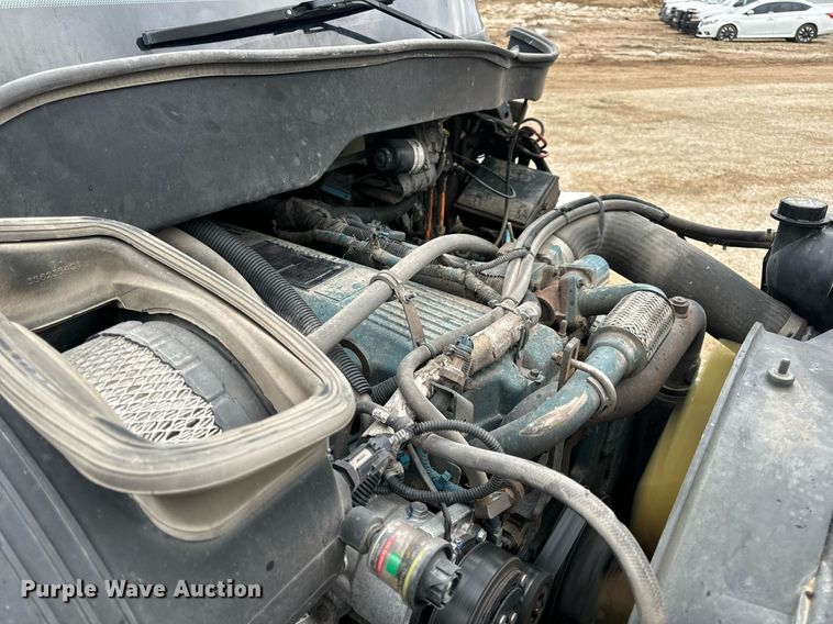 image for item EN5098 2007 International 4400 truck cab and chassis