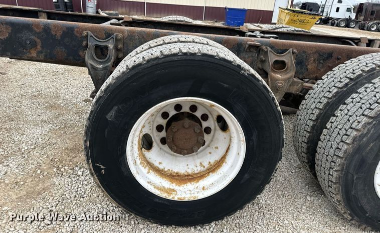 image for item EN5098 2007 International 4400 truck cab and chassis